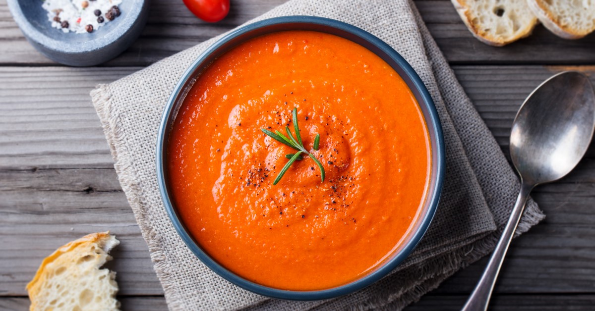 rozgrzewająca zupa z pomidorów 