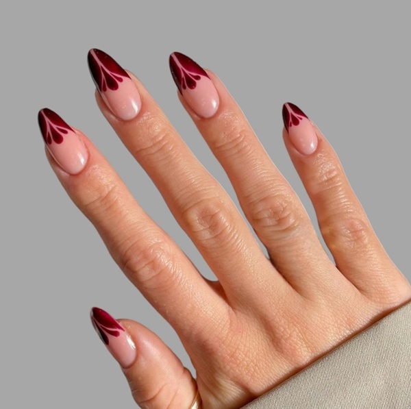 Ponadczasowy burgund, czyli jesienne paznokcie w ciemnych kolorach