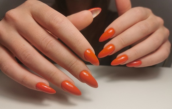 Dyniowe wariacje, czyli trend w manicure, który powraca