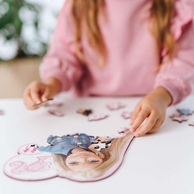 Trefl, Puzzle drewniane, Piękna Barbie, 50 el. - Trefl