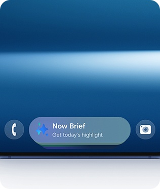 Now Bar jest aktywny na dolnej części głównego ekranu smartfona Galaxy. Powiadomienie z Now Brief przesuwa się w górę, za stos innych powiadomień Now Bar z aktywnych aplikacji. Następnie pojawiają się powiadomienia o muzyce, ćwiczeniach, timerze, a potem wraca do Now Brief.