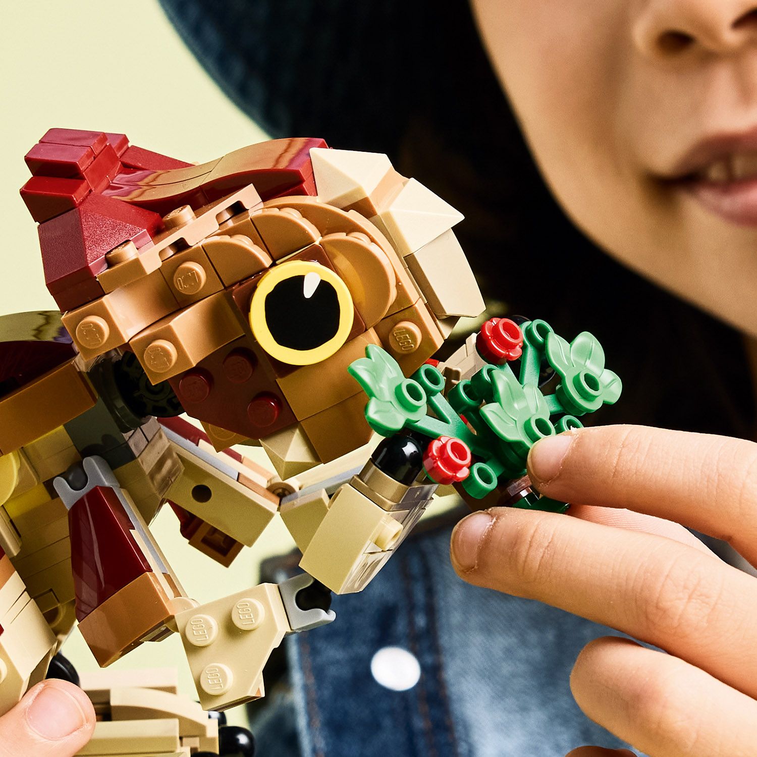 Roślinka z kwiatami z klocków.